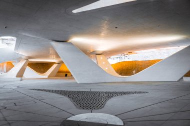 Lefkoşe, Kıbrıs 'taki Eleftheria Meydanı. Peyzaj şehir fotoğrafçılığı şehir modern fütüristik mimari 