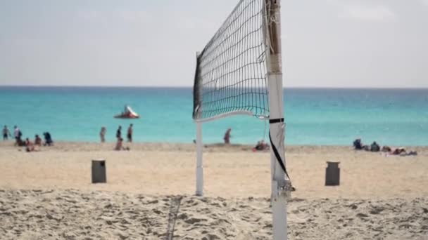4k felvétel életmentő ház a nissi strand cifra nyári nyaralás tenger háttér óceán — Stock videók
