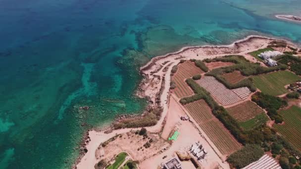 Drone 4k images aériennes protaras cyprus mer vacances station balnéaire océan turquoise plage vacances — Video