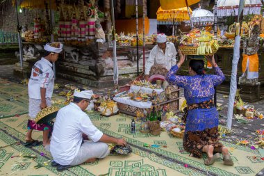 Ubud 'daki Bali Tapınağı Töreni