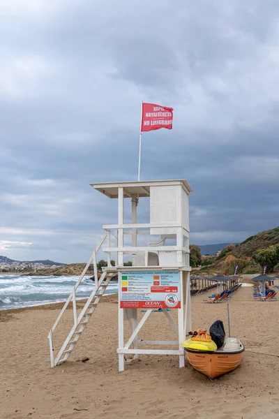 Torre de salvavidas en Golden Beach en Creta, Grecia — Foto de Stock