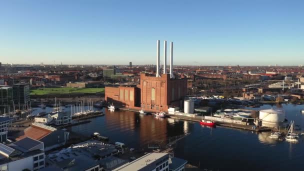 Utsikt över Svanemolle kraftverk i Köpenhamn — Stockvideo
