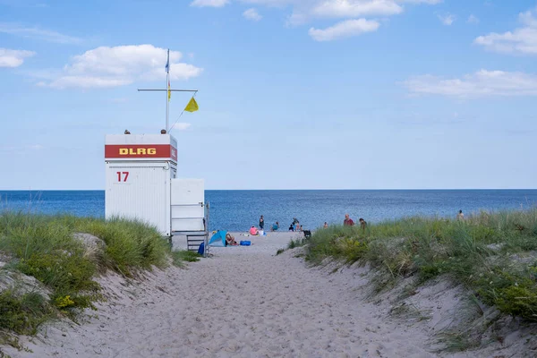 Reddingstoren bij Dahme Beach in Sleeswijk-Holstein, Duitsland — Stockfoto