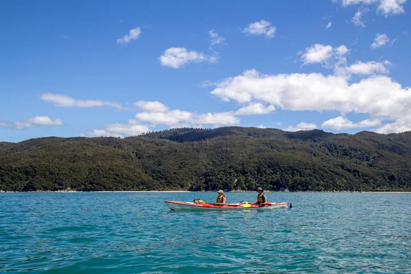 Abel Tasman Νέα Ζηλανδία Μαρτίου 2015 Άνθρωποι Κάνουν Καγιάκ Στο — Φωτογραφία Αρχείου