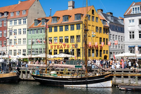 Copenhagen Denmark July 2022 People Enjoying Sunny Summer Day Nyhavn — ストック写真