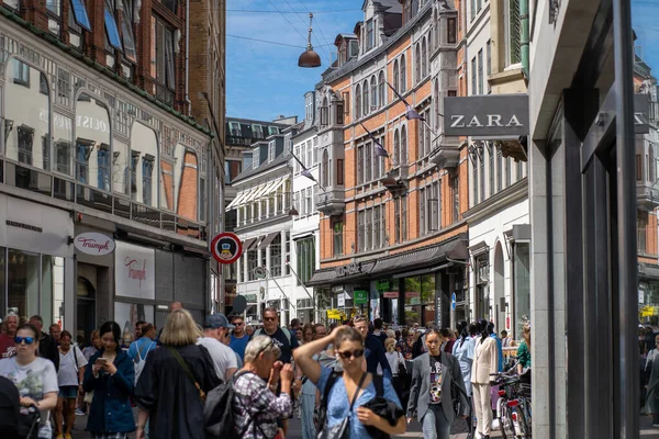 Copenhague Dinamarca Julio 2022 Personas Principal Calle Peatonal Comercial Llamada — Foto de Stock