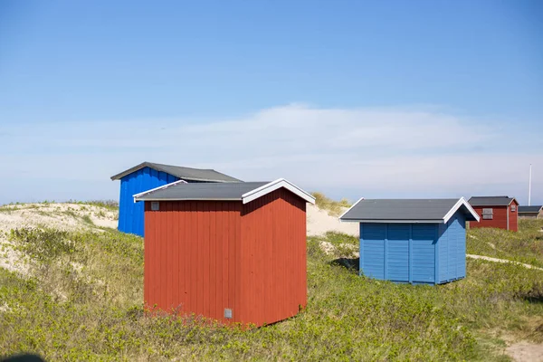 Tisvilde 해변에서 Tisvilde 덴마크 2018 다채로운 오두막 — 스톡 사진