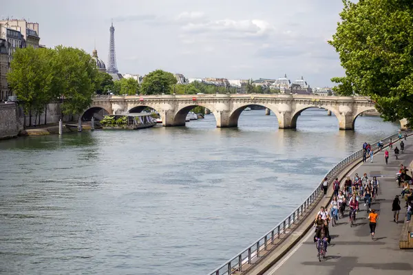 Париж Франция Мая 2017 Группа Велосипедистов Берегу Сены — стоковое фото