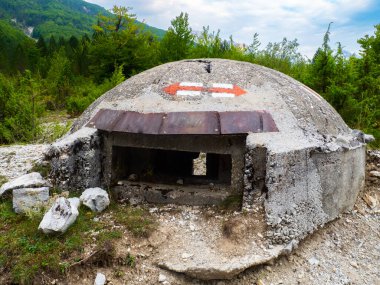 Arnavutluk'ta yaşlı sığınak