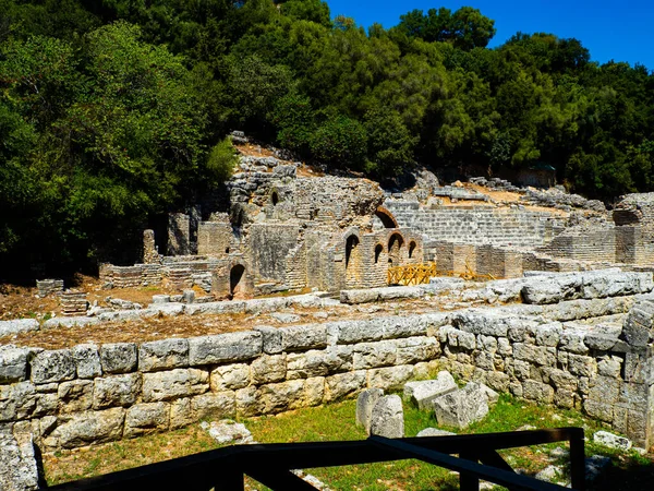 Arnavutluk 'taki Butrinto arkeolojik sahasında Asclepius' un Sığınağı
