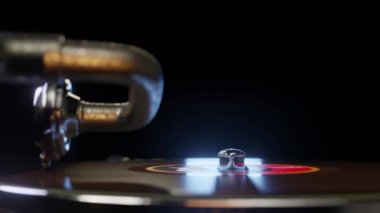 Klasik gramofon vinil pikabın kusursuz döngüsü 4k