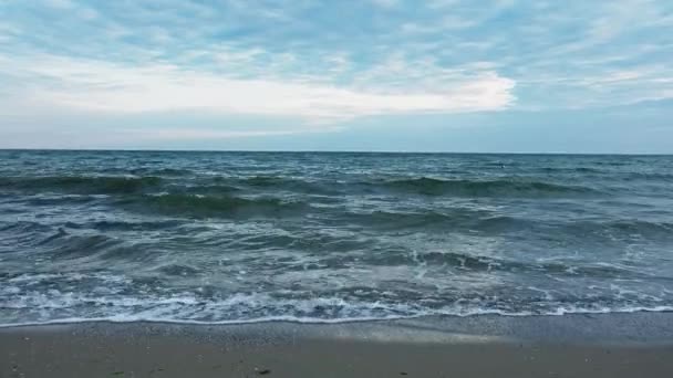 Tenger energia óceán táj nyaralás strand hullámok — Stock videók