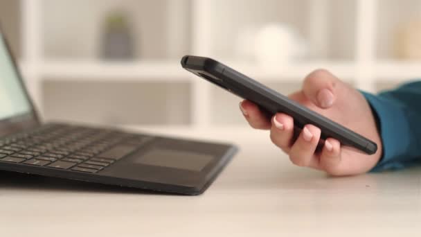 Telefon Messaging modernes Gadget mobiler Laptop — Stockvideo