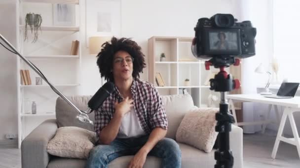 Vlogger životní styl video blog arabské blogger obsah — Stock video