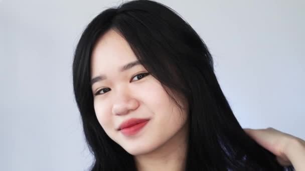 Уход за волосами кератин выпрямление красоты азиатской женщины — стоковое видео