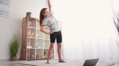 Isınan spor çocukları online ev eğitimi