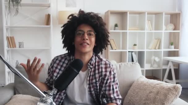 Ovlivňuje životní styl živého streamování arabské vlogger — Stock video
