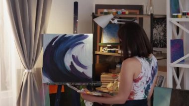 Mutlu sanatçı sanat yaratıcılığı kadın stüdyo seti
