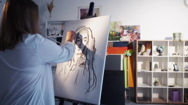 Σχέδιο πορτρέτο καλλιτεχνική γυναίκα έμπνευση μούσα — Αρχείο Βίντεο
