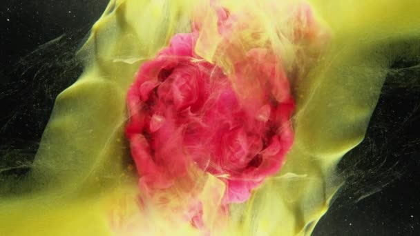 Színes robbanás logó felfedi tinta víz csepp rózsaszín sárga — Stock videók