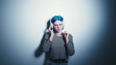 Favori müzik eğlence kadını kulaklıkları