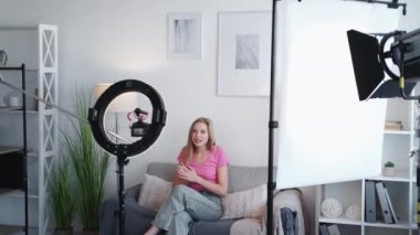 Kadın nüfuzlu yaşam blogu video konferansı