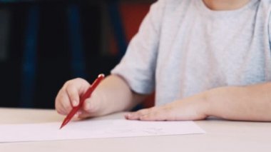 Sanatsal çocuk resimlerine bayılırım.