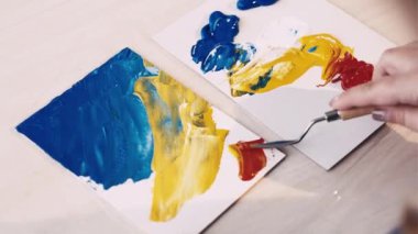 yaratıcı kadın ressam ilham perisi