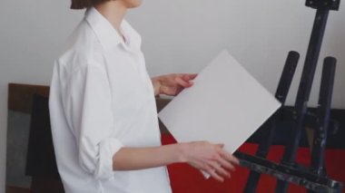 sanat araçları kadın ressam hazırlama süreci