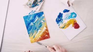 Sanat işini bitir kadın sanatçı yaratıcı stüdyo