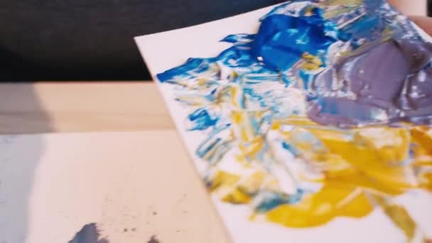 Výtvarná tvorba malířské školy — Stock video