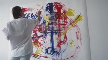 sanat ifadesi kadın ressam yaratıcı süreç