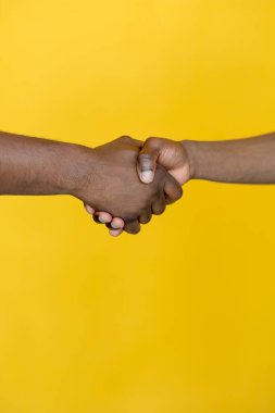 Anlaştık erkek selamlaması başarılı oldu.