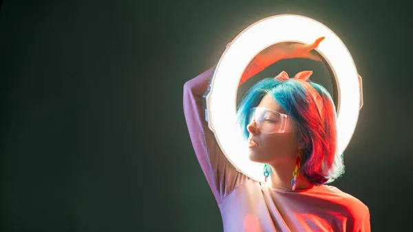Cyberpunk woman synth wave style neon light led — Stock Photo, Image