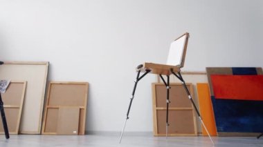 Sanat stüdyosu boyama araçları yaratıcı alan