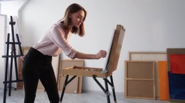 resim okulu kadın sanatçı eğitim dersi