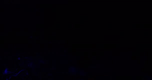 Kleur licht achtergrond verf water inkt druppel donker — Stockvideo