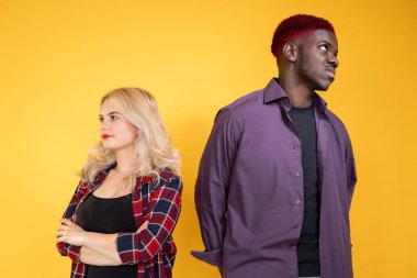 Çift ilişkisi afro erkek kadın tartışması