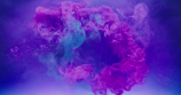 Pintura agua salpicadura color humo círculo rosa azul — Vídeos de Stock