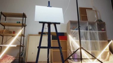 Artistik stüdyo iç görünüm resim araçları