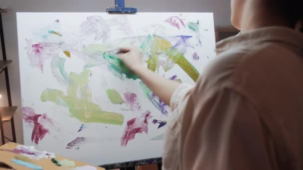 Stěrka malba tvůrčí proces umělecké studio — Stock video