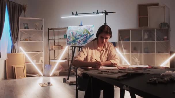 Ескізний малюнок живопис жінка натхнення муза — стокове відео