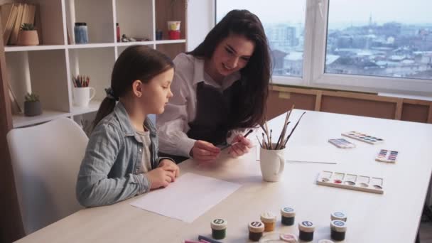 Schilderen school artistieke tools creatieve hobby — Stockvideo