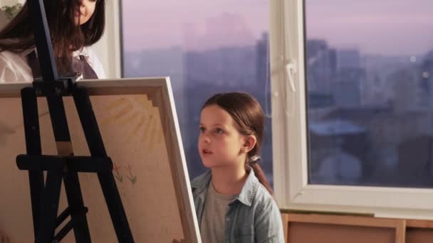 Kids creativity painting school artistic skill — Vídeo de Stock