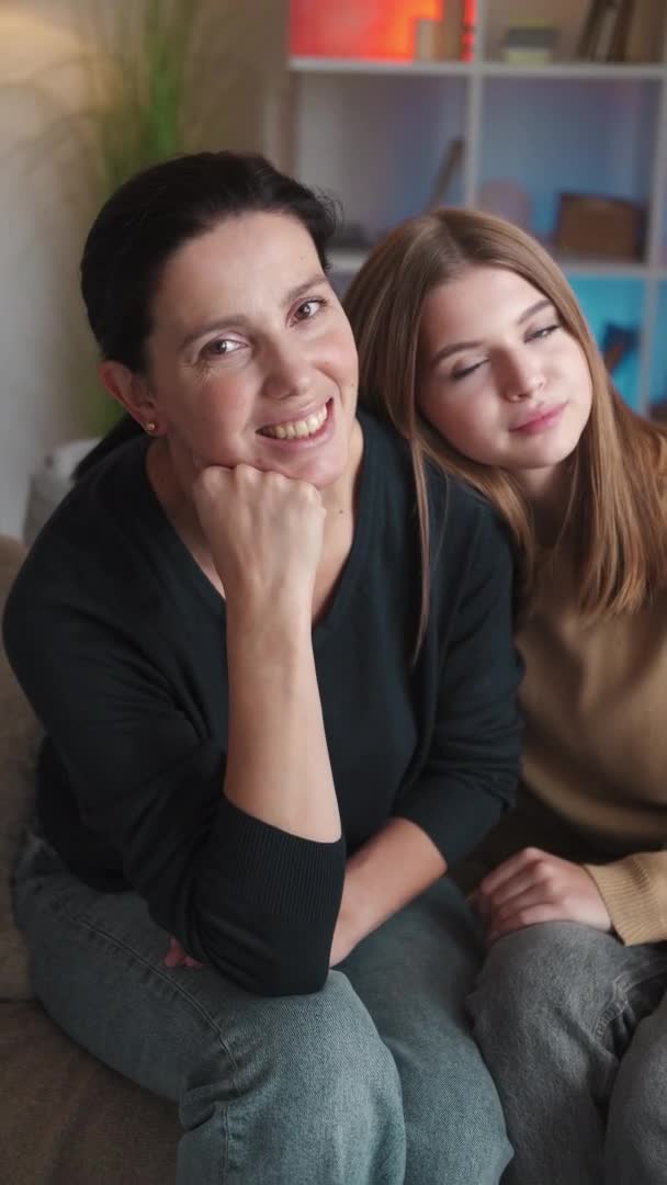 Family love happy female relationship enjoying — Vídeo de Stock