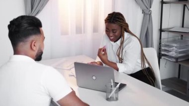 İş görüşmeleri, iş görüşmeleri.