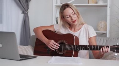 online education playing woman tutorial lesson