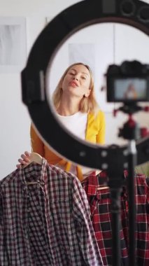 casual look female stylist fashion blog inspired