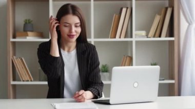 office look business woman self presentation