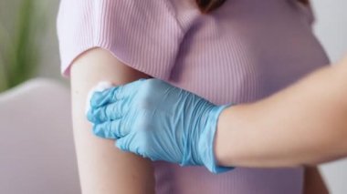 covid prevention female patient vaccination